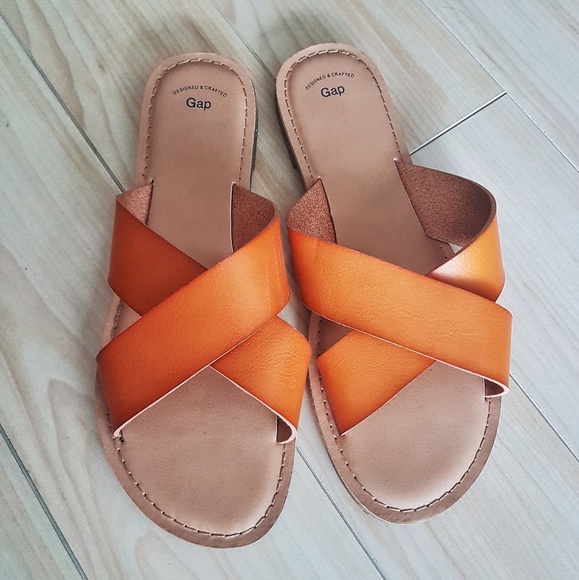 GAP Criss Cross Sandals - Picture 1 of 3